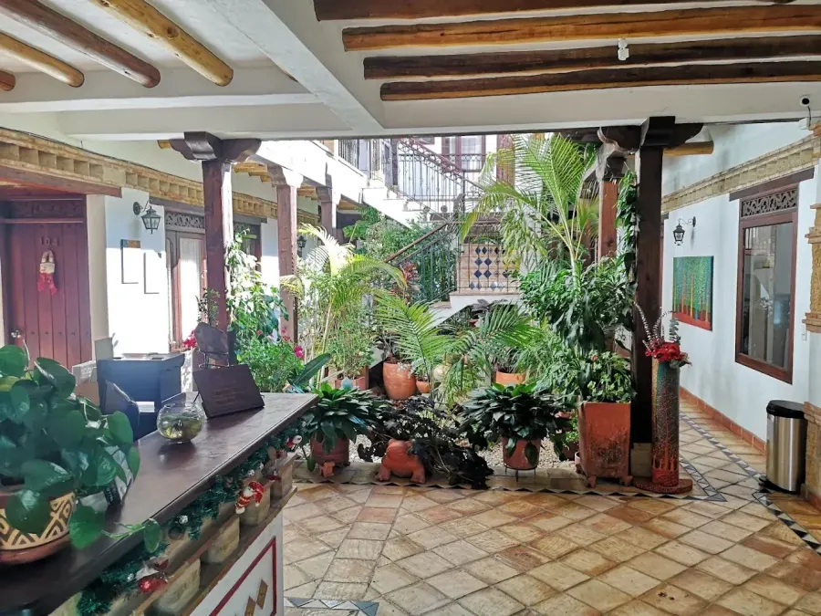 Patio de entrada